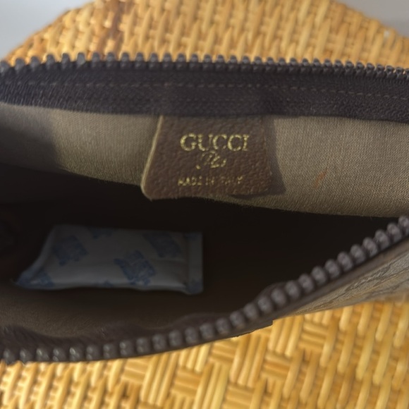 Gucci Vintage Makeup Bag Certified Authentic With Entrupy Certificate - Picture 6 of 9
